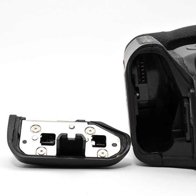 Nikon D4 ボディ 動作確認済 シャッター交換済 純正バッテリー＆充電器付 並品＞ Nikon D4 ボディ｜デジタル一眼レフカメラ｜シャッター数15,424