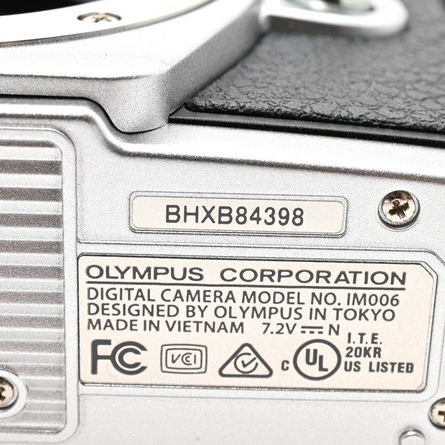 美品＞ OLYMPUS OM-D E-M10 Mark III ボディ シルバー｜ミラーレス一眼