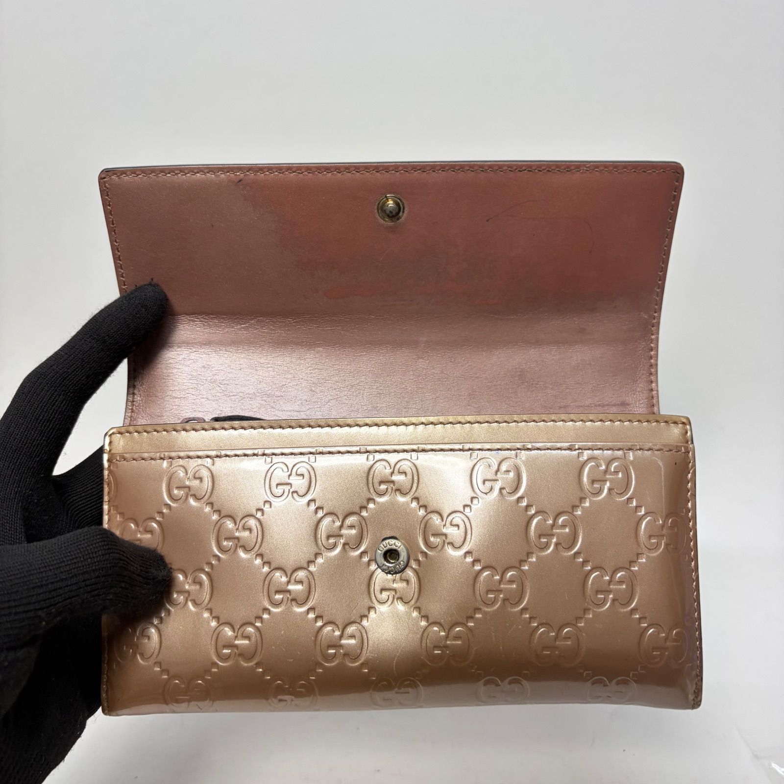 4346 GUCCI グッチ 長財布 GG シマレザー PVC エナメル ピンクベージュ