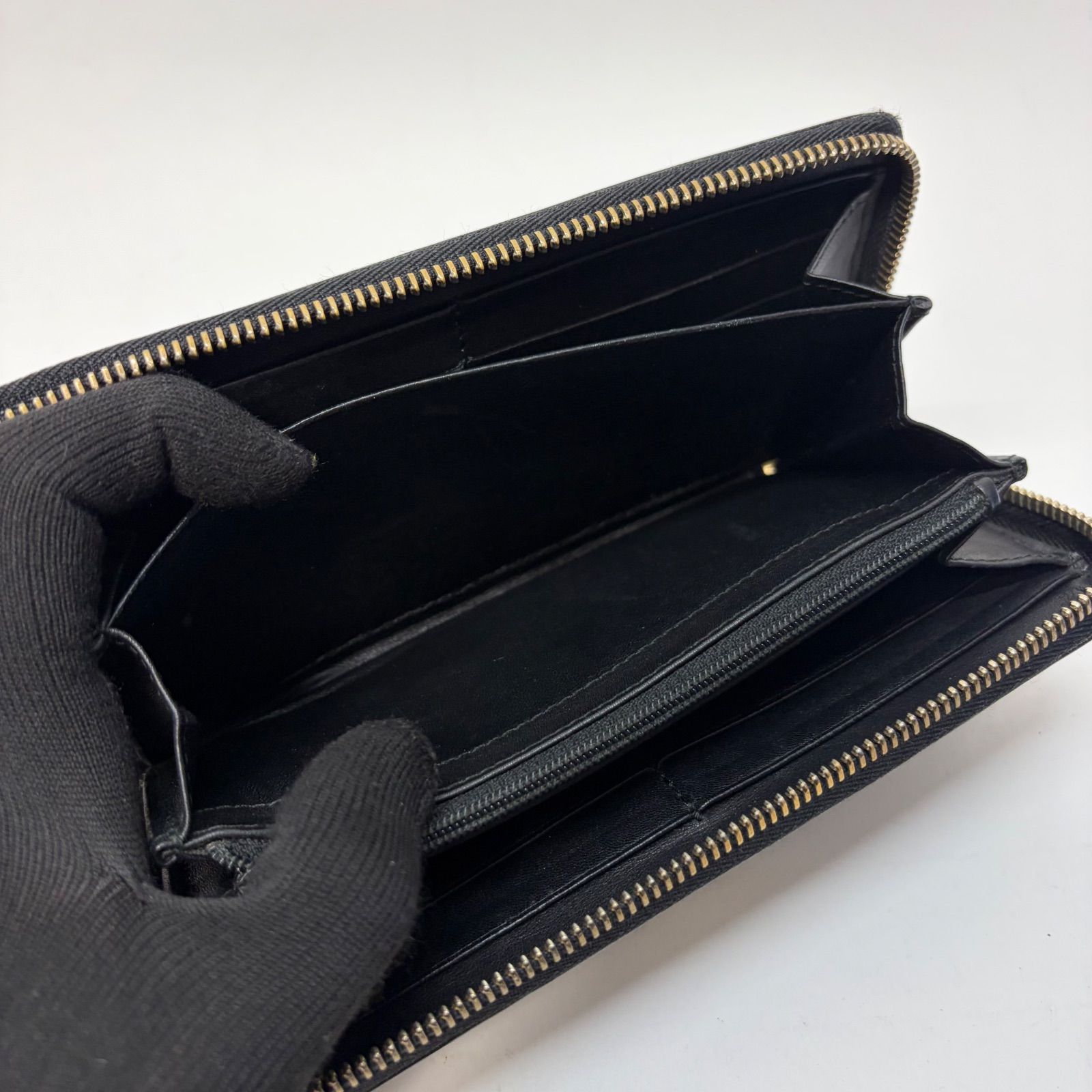 4202 GUCCI グッチ 長財布 シマレザー ブラック ラウンドファスナー 