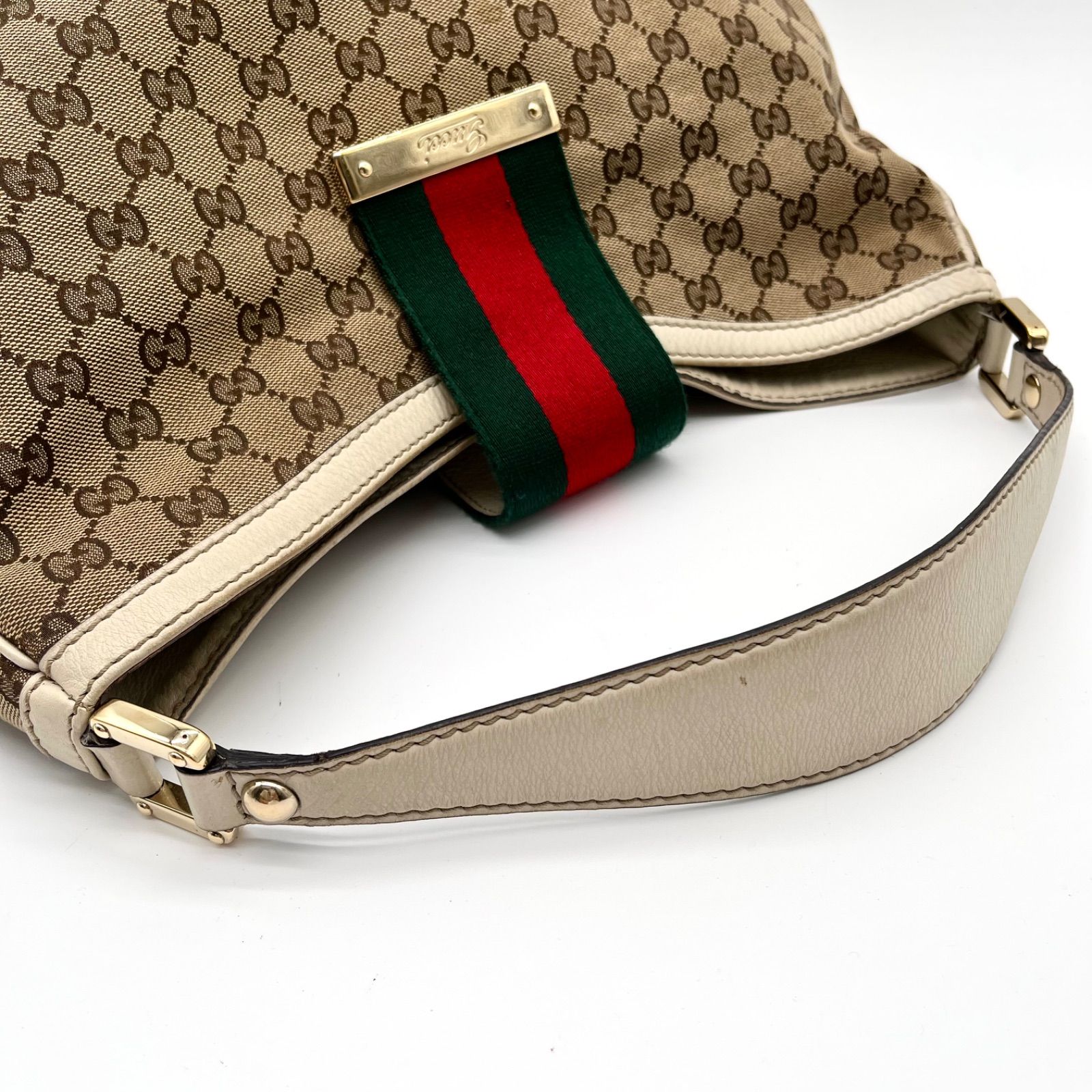 GUCCI グッチ シェリーライン GGキャンバス ゴールドプレート GUCCI グッチ シェリーライン GGキャンバス ゴールドプレート