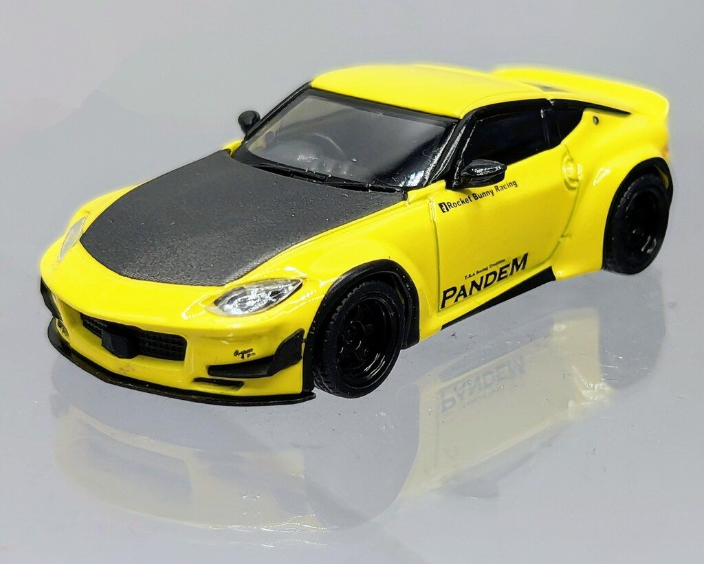 イガミ TSM MODEL 1/64MINI GT Pandem Nissan Z イカズチイエロー (右ハンドル