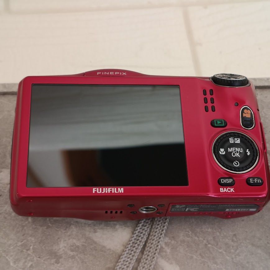 FUJIFILM FINEPIX F820EXR レッド 【公式通販】