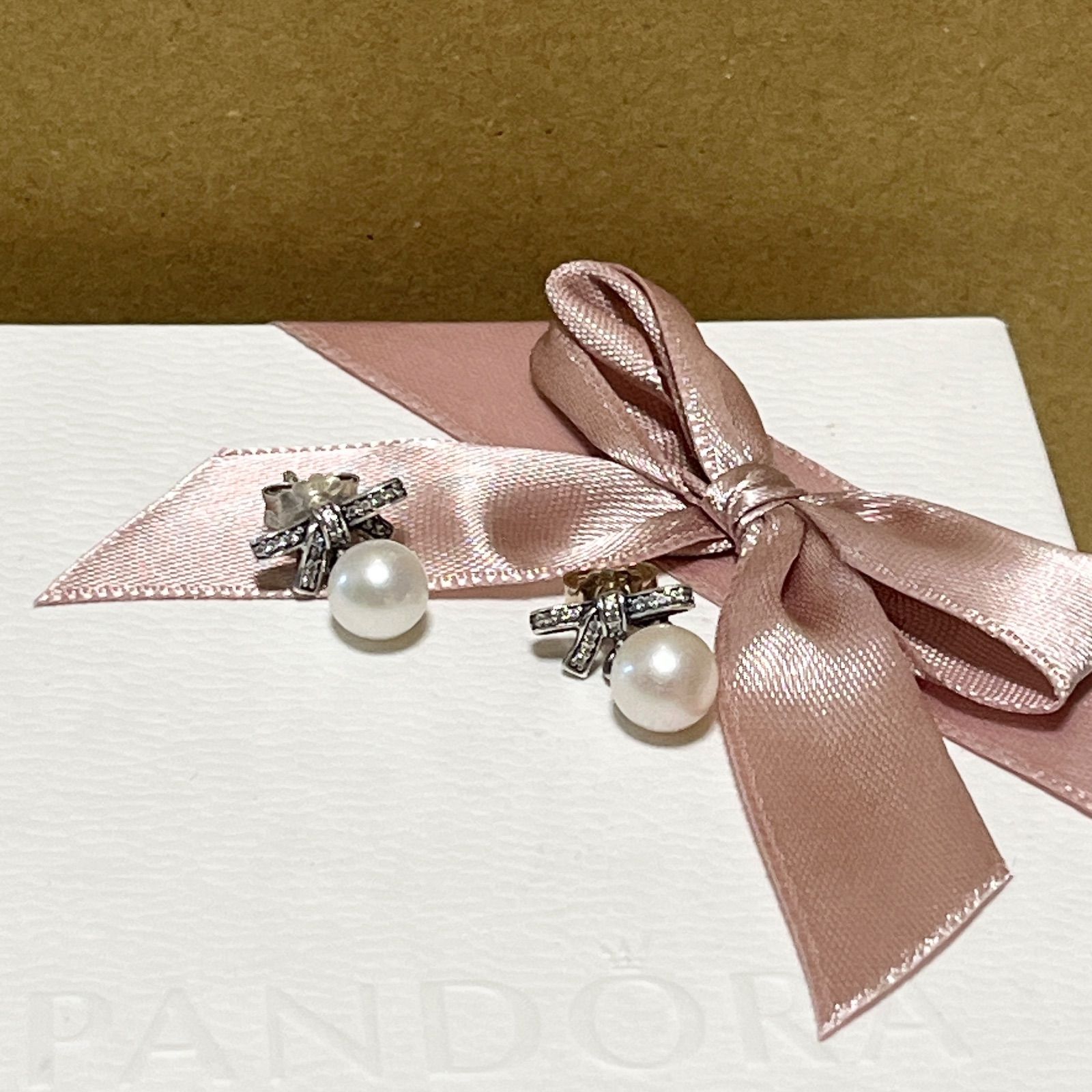 Pandora パンドラ tie bow earrings with pearl ピアス