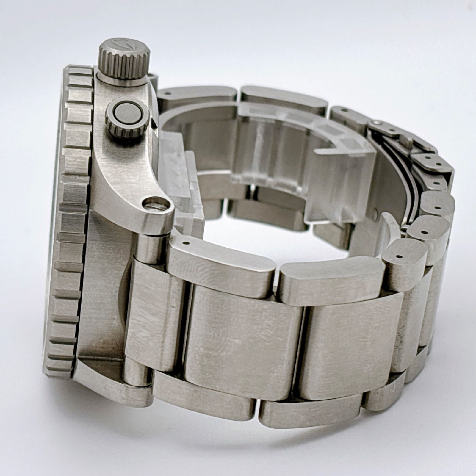 NIXON ニクソン THE 51-30 白文字盤 新品電池交換済 クロノグラフ