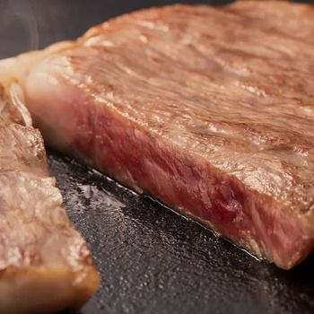特選千屋牛ステーキ ３００ｇ 8,755円