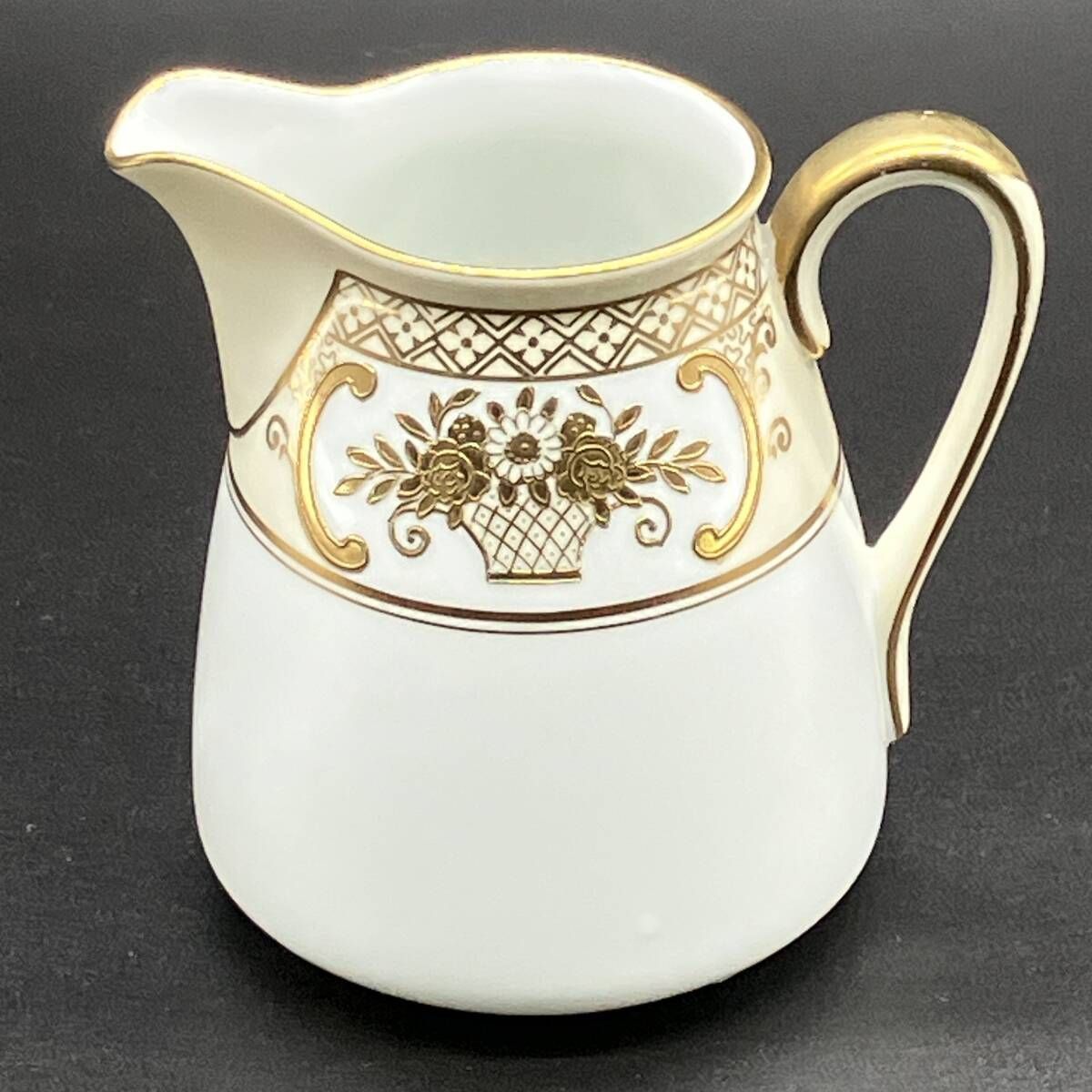 貴重な美品！　オールドノリタケ ・ 金盛上 花籠装飾図紋 キャビネット ミルクポット マルキ印　里帰り ( INP_G08 / POP_2058 )