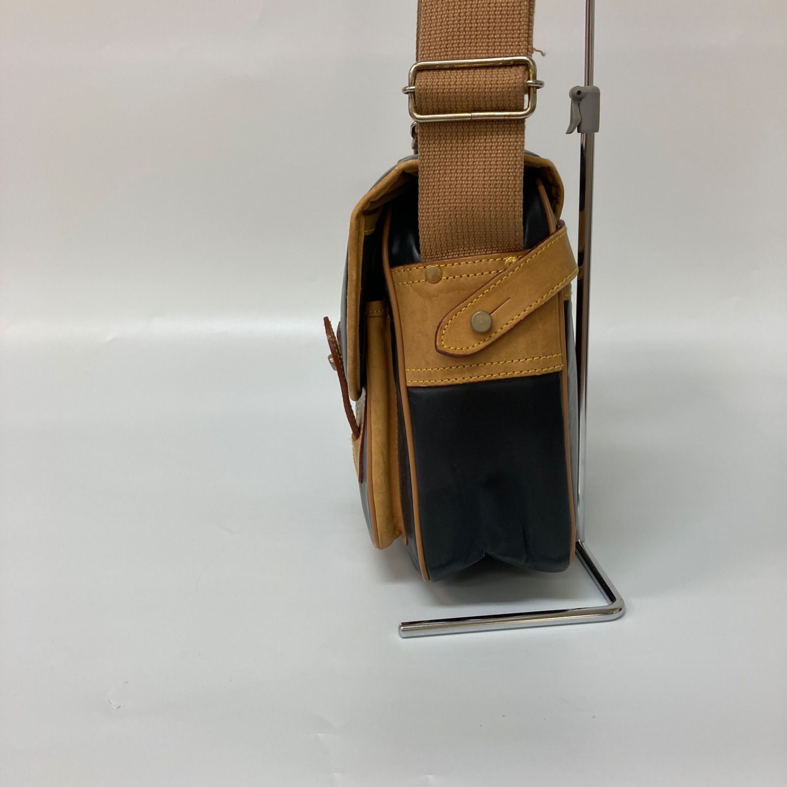 HUNTING WORLD ハンティングワールド 鞄 バッグ ショルダーバッグ