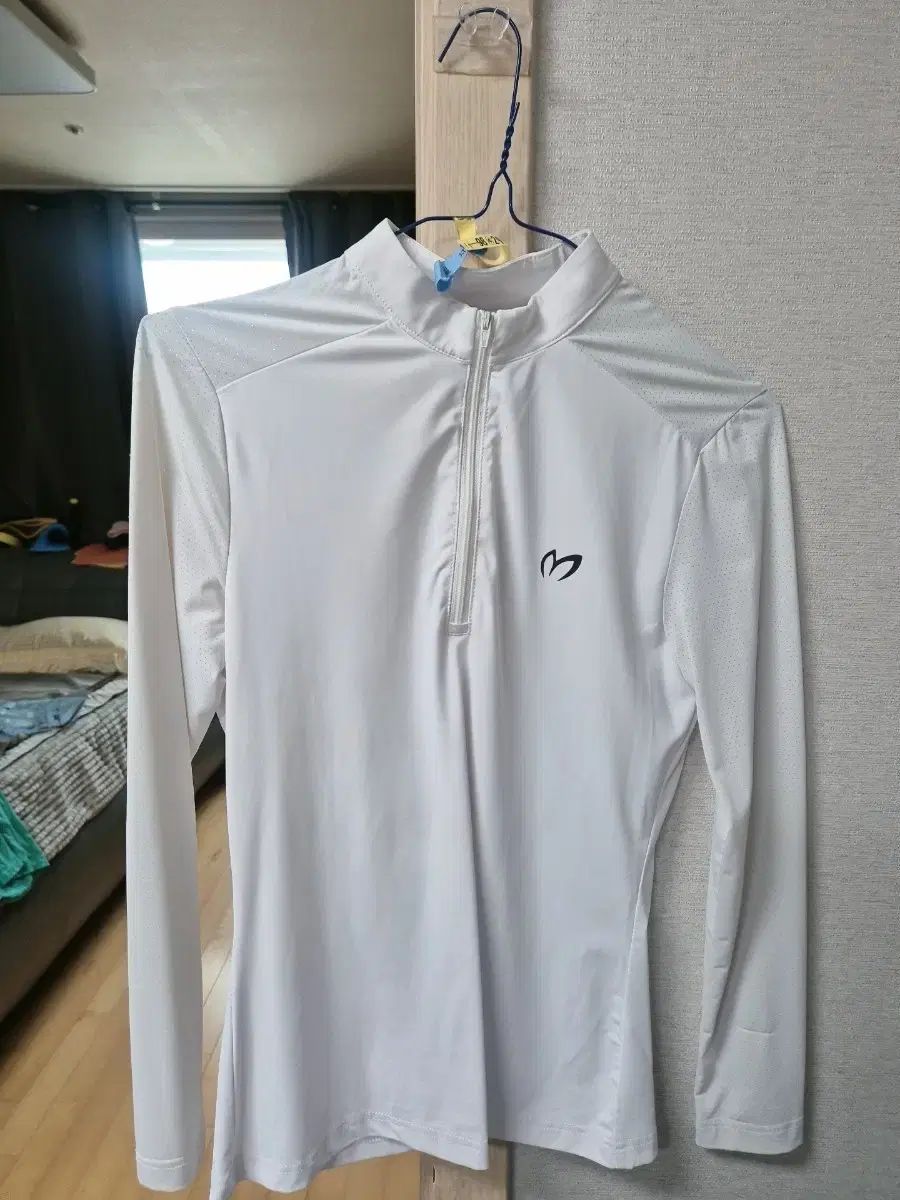 マスターバニーエディション 長袖Tシャツ 80,000ウォン