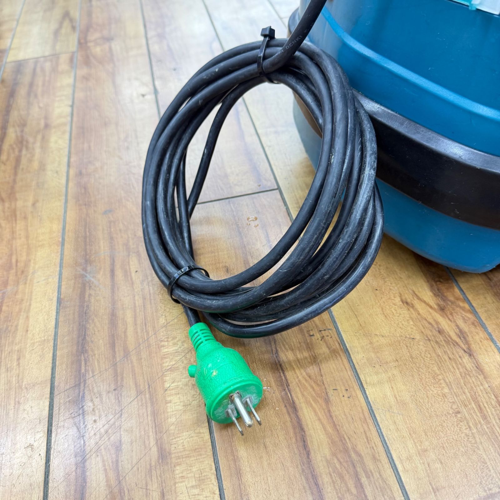 マキタ(makita) 乾湿両用集じん機 471(P) 【中古】【蓮田店】 - メルカリ マキタ(makita) 乾湿両用集じん機 471(P) 【中古】【蓮田店】 - メルカリ