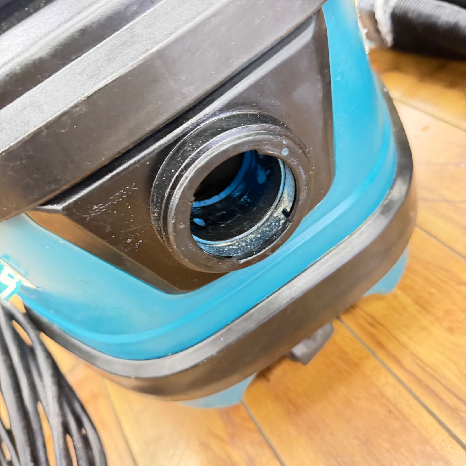 マキタ(makita) 乾湿両用集じん機 471(P) 【中古】【蓮田店】 - メルカリ