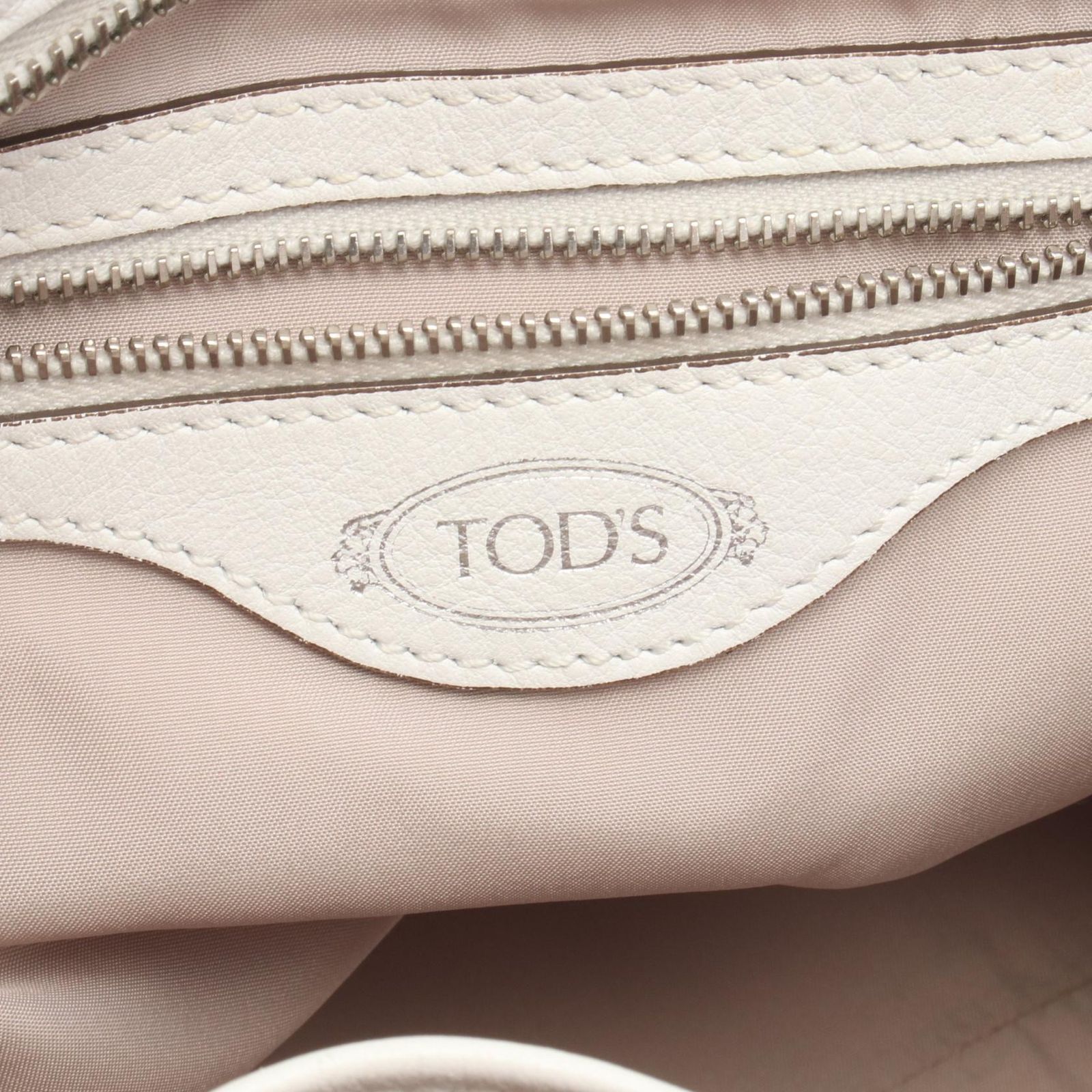 トッズ TOD