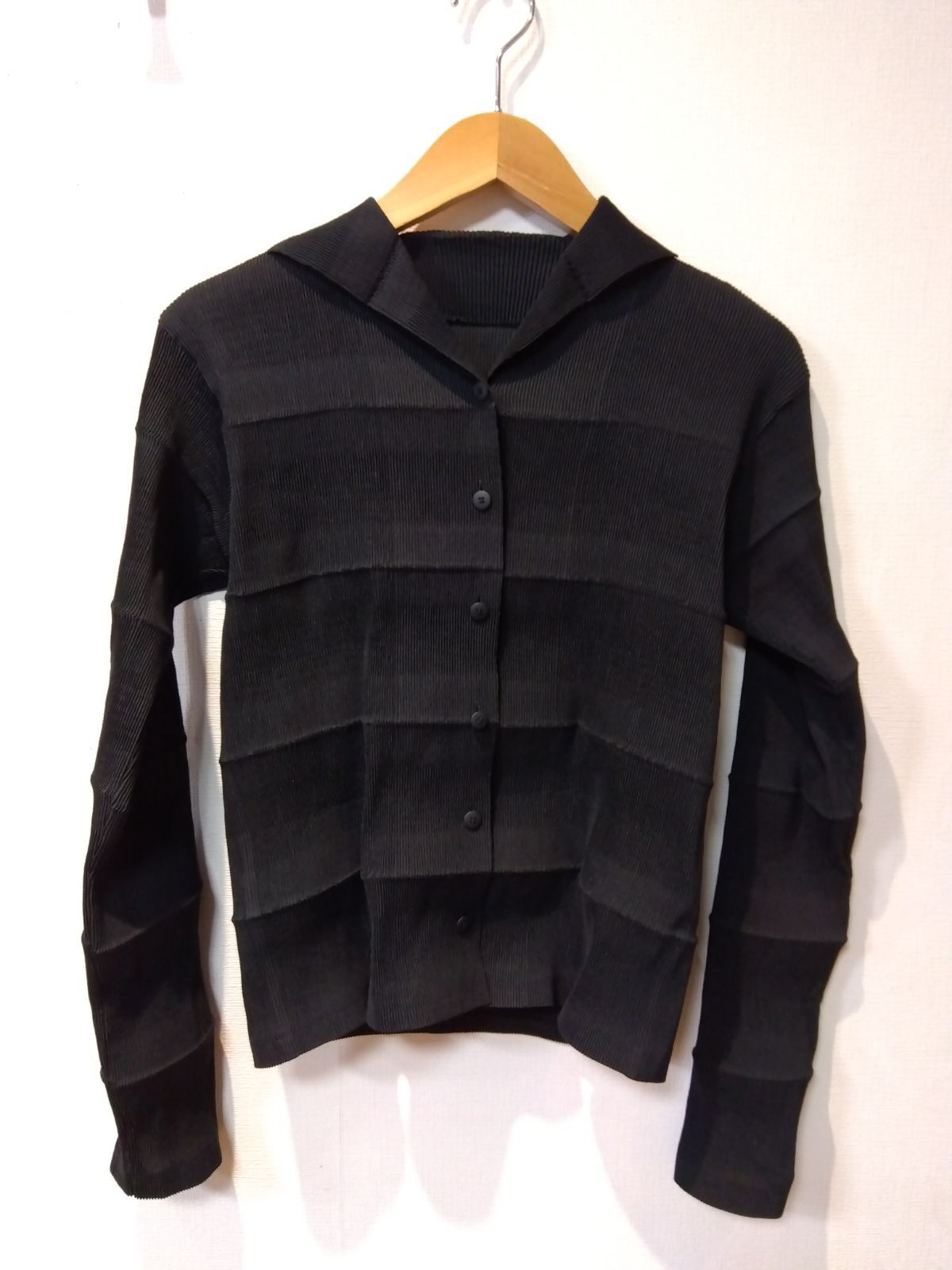 M20 ISSEY MIYAKE イッセイミヤケ トップス カーディガン 黒 サイズ3