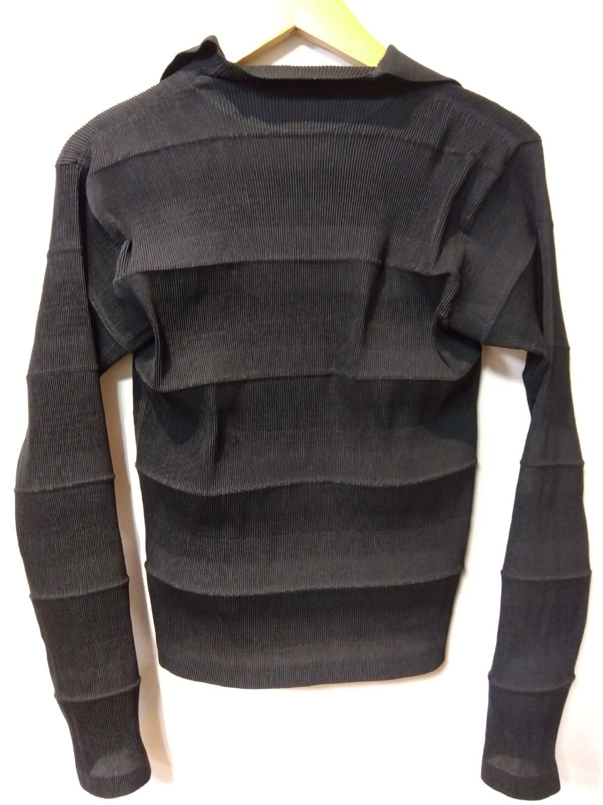 M20 ISSEY MIYAKE イッセイミヤケ トップス カーディガン 黒 サイズ3