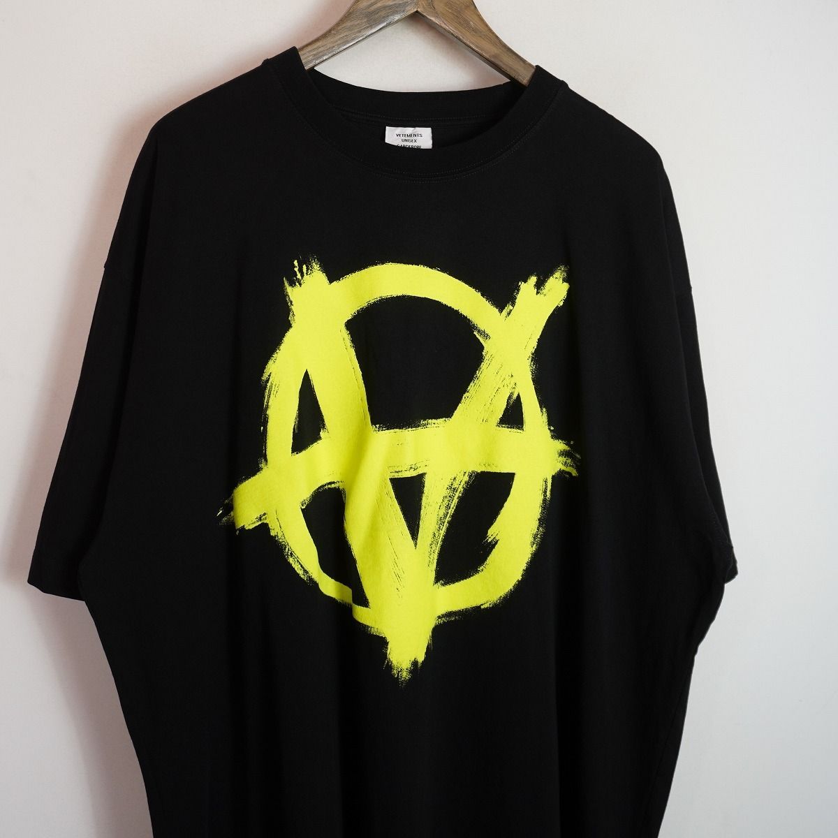 正規 美品 VETEMENTS ヴェトモン Double Anarchy Logo Tee UA52TR490Y 