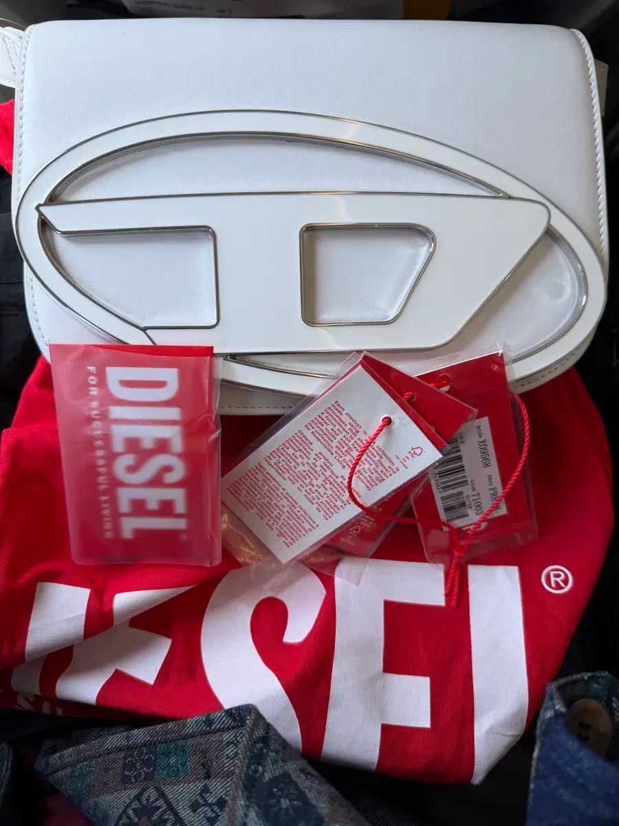 正規品) DIESEL 白 クロスバッグ ショルダーバッグ 32,941円