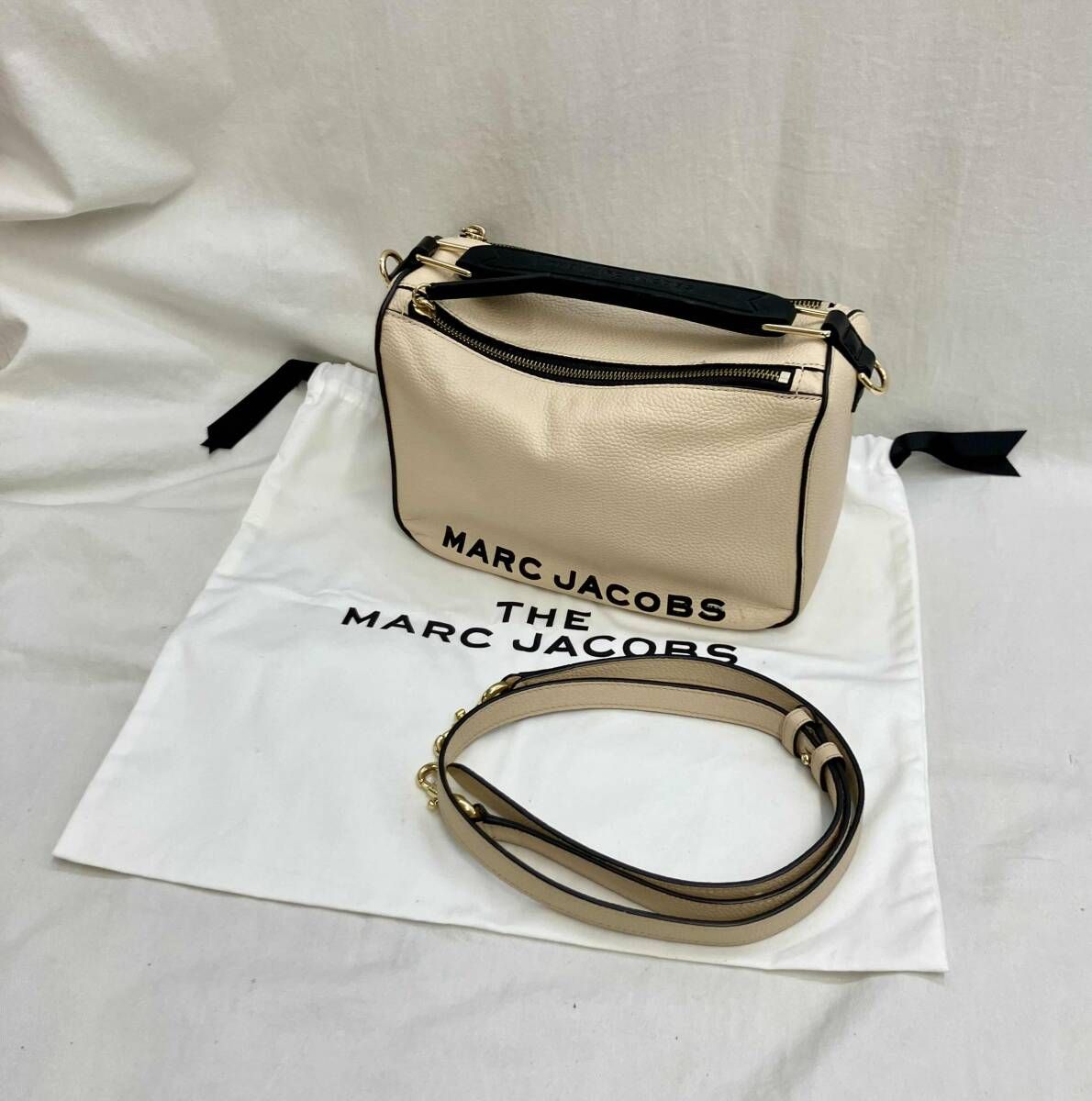 [保存袋付] MARC JACOBSマークジェイコブス THE SOFT BOX ザ ソフト ボックス 2WAY ショルダーバッグ ベージュ レザー ロゴ