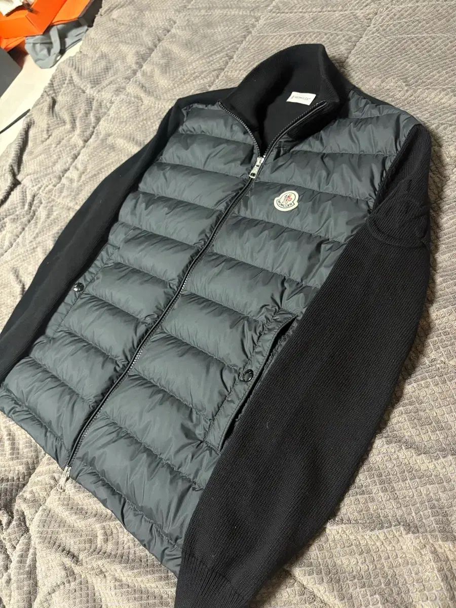 100%新品，安い】 26ss モンクレール ニットダウン mサイズ