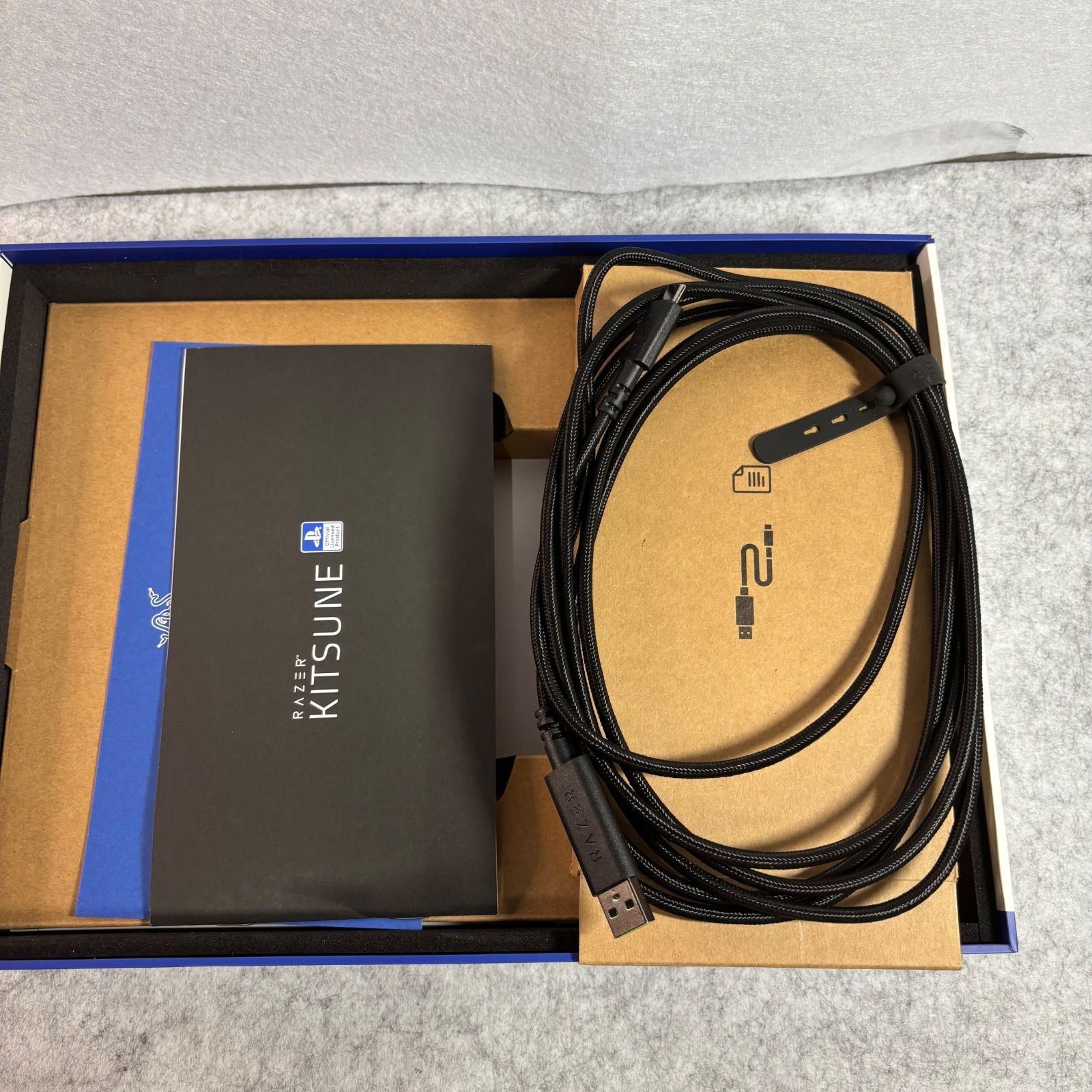 美品 Razer レイザー Kitsune 2XKO Edition PS5 & PC用 薄型 