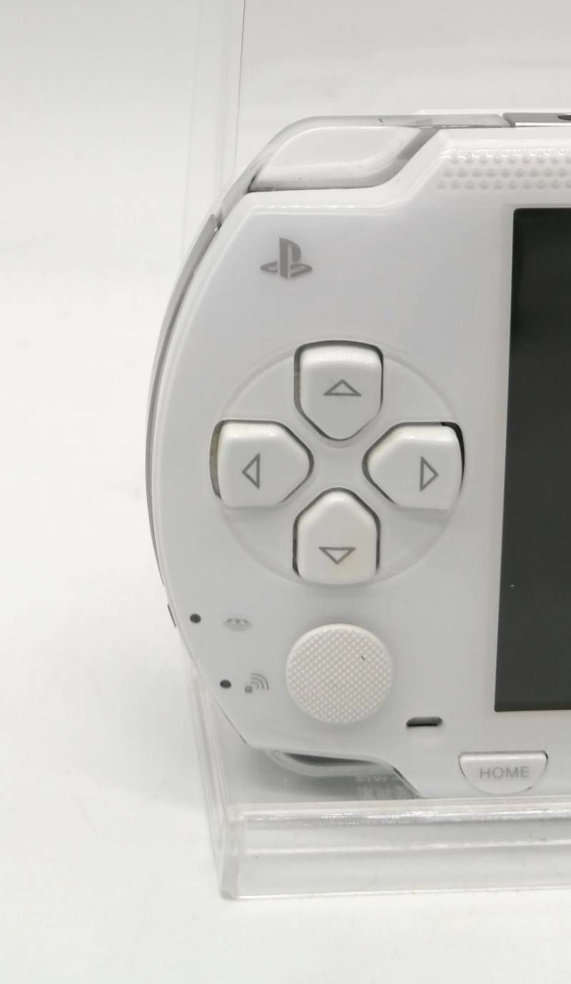 美品！プレイステーションポータブル PSP-2000 セラミックホワイト