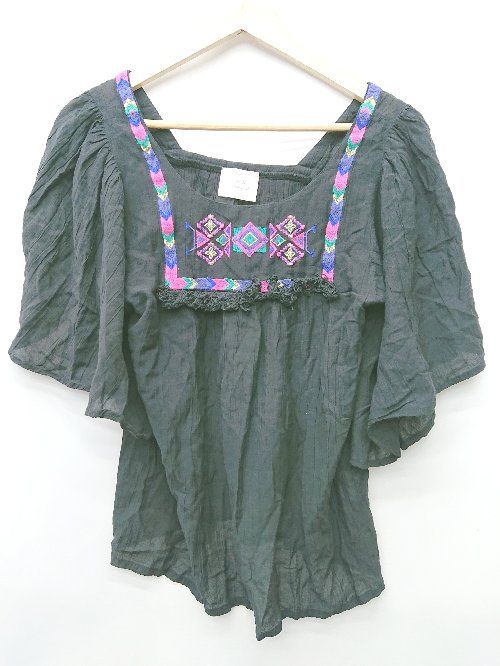 ◇ ⊂ hlaada for rose bud オルテガ柄風 刺繍 半袖 ブラウス サイズF ブラック パープル マルチ レディース P 【1409250043437】