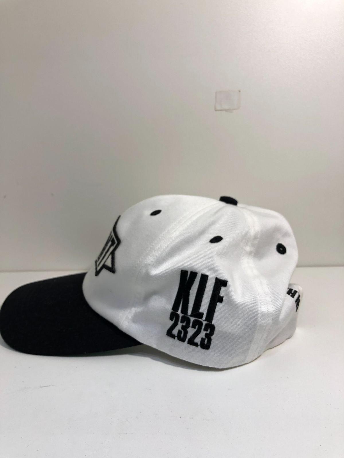 075071 SAINT Mxxxxxx KLF_CAP_KLF キャップ WHITE SM-HR1-0000-C12 