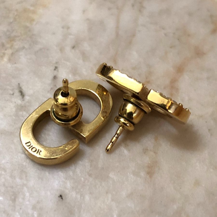 Dior ディオール スタッドピアス CDロゴ ゴールド - メルカリ