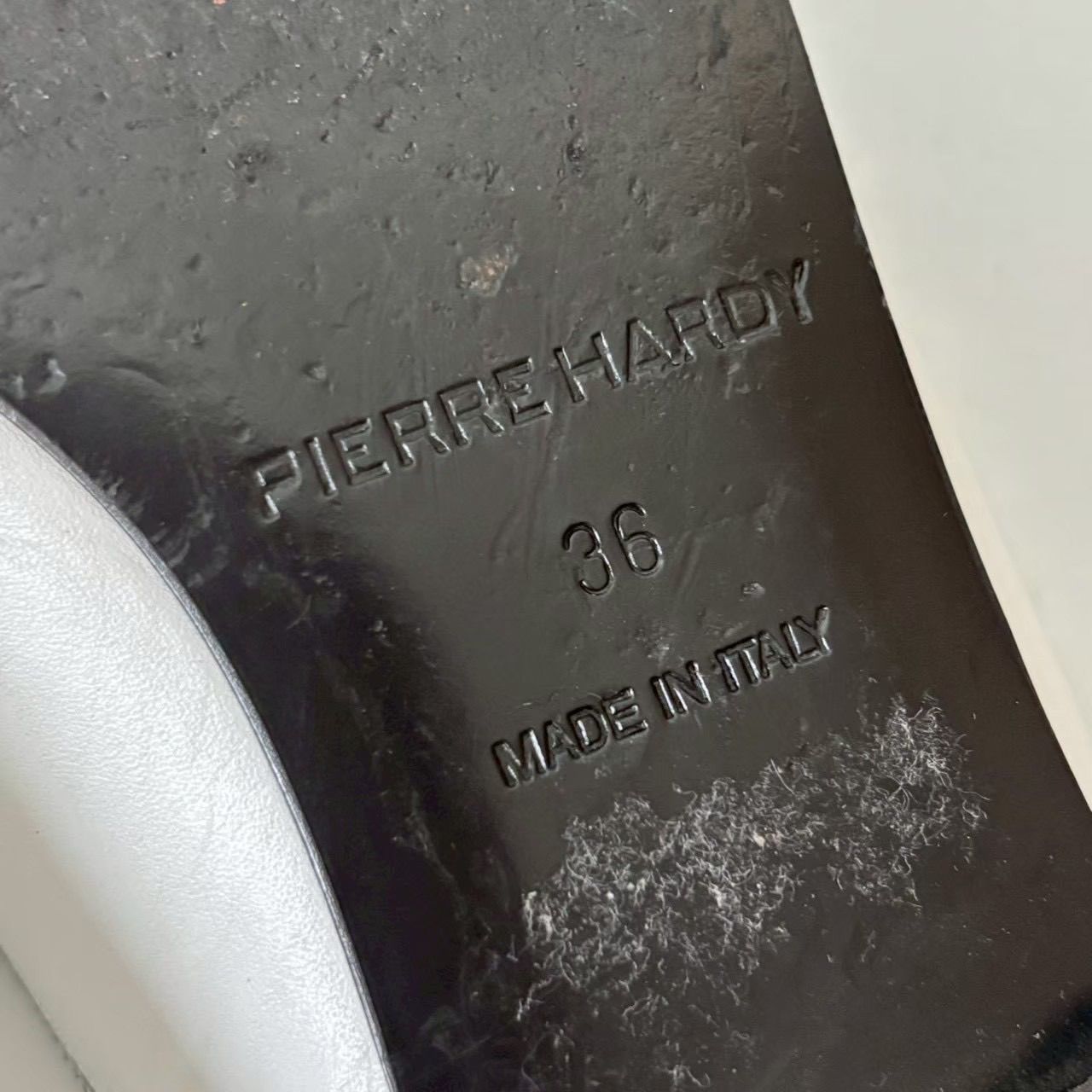 PIERRE HARDY ピエールハーディ KC07-36 定価85,000 牛革 36 - メルカリ