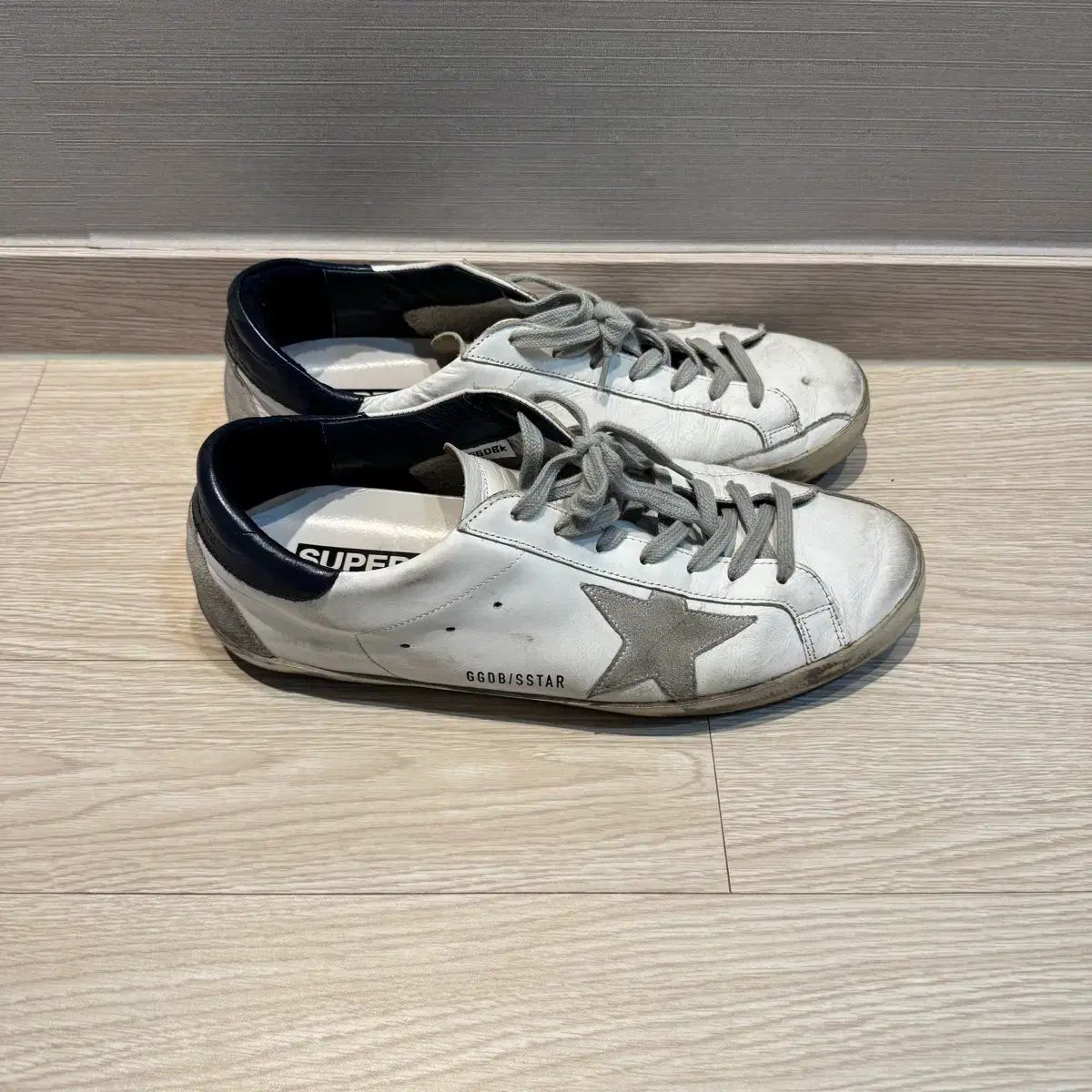 GOLDEN GOOSE ゴールデングース SuperStar スニーカー 42 【公式通販】