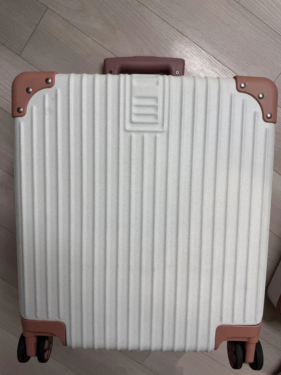 機内持ち込み用キャリアー + ミニキャリーケース 7,456円