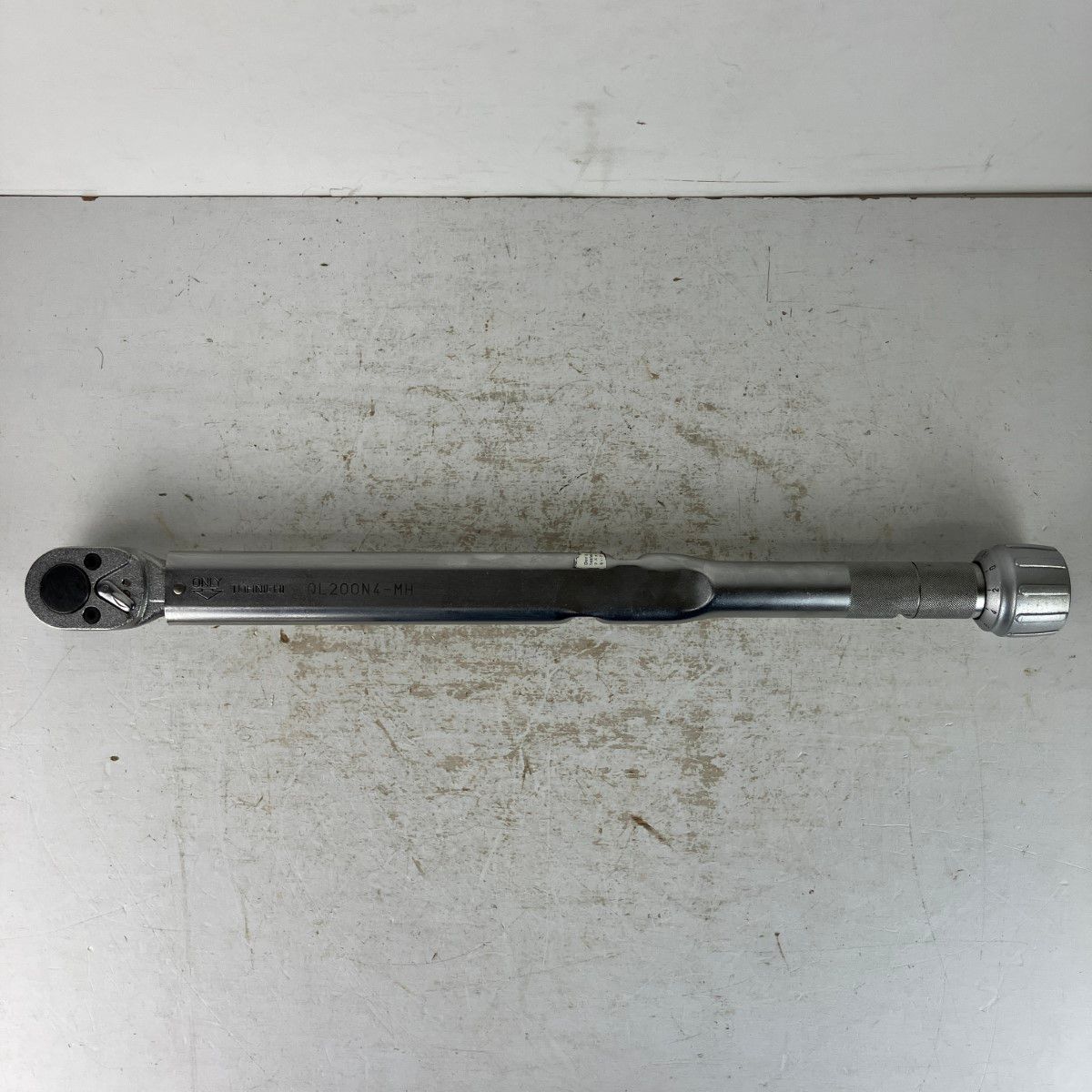 TOHNICHI 40-200Nm 12.7mm プレセット形トルクレンチ QL200N4-MH シルバー