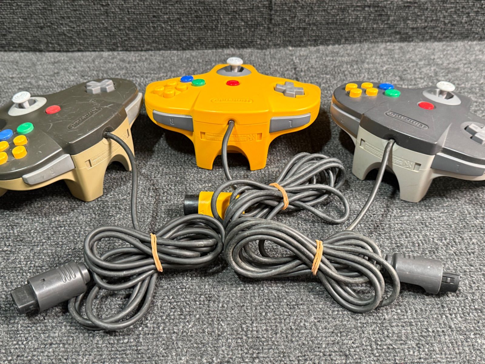 X001【ジャンク】ニンテンドー64/コントローラー11個セット レトロ