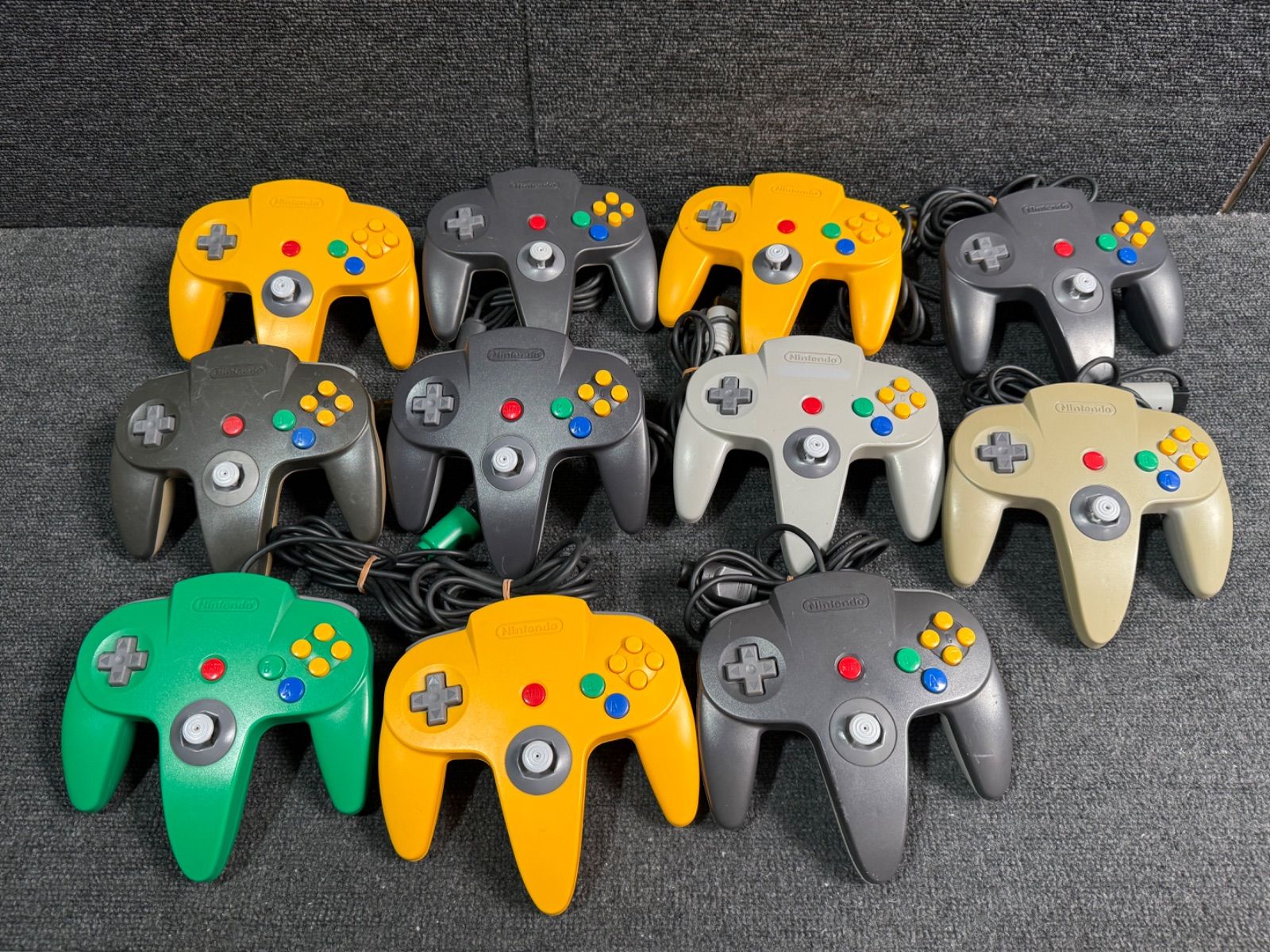 X001【ジャンク】ニンテンドー64/コントローラー11個セット レトロ