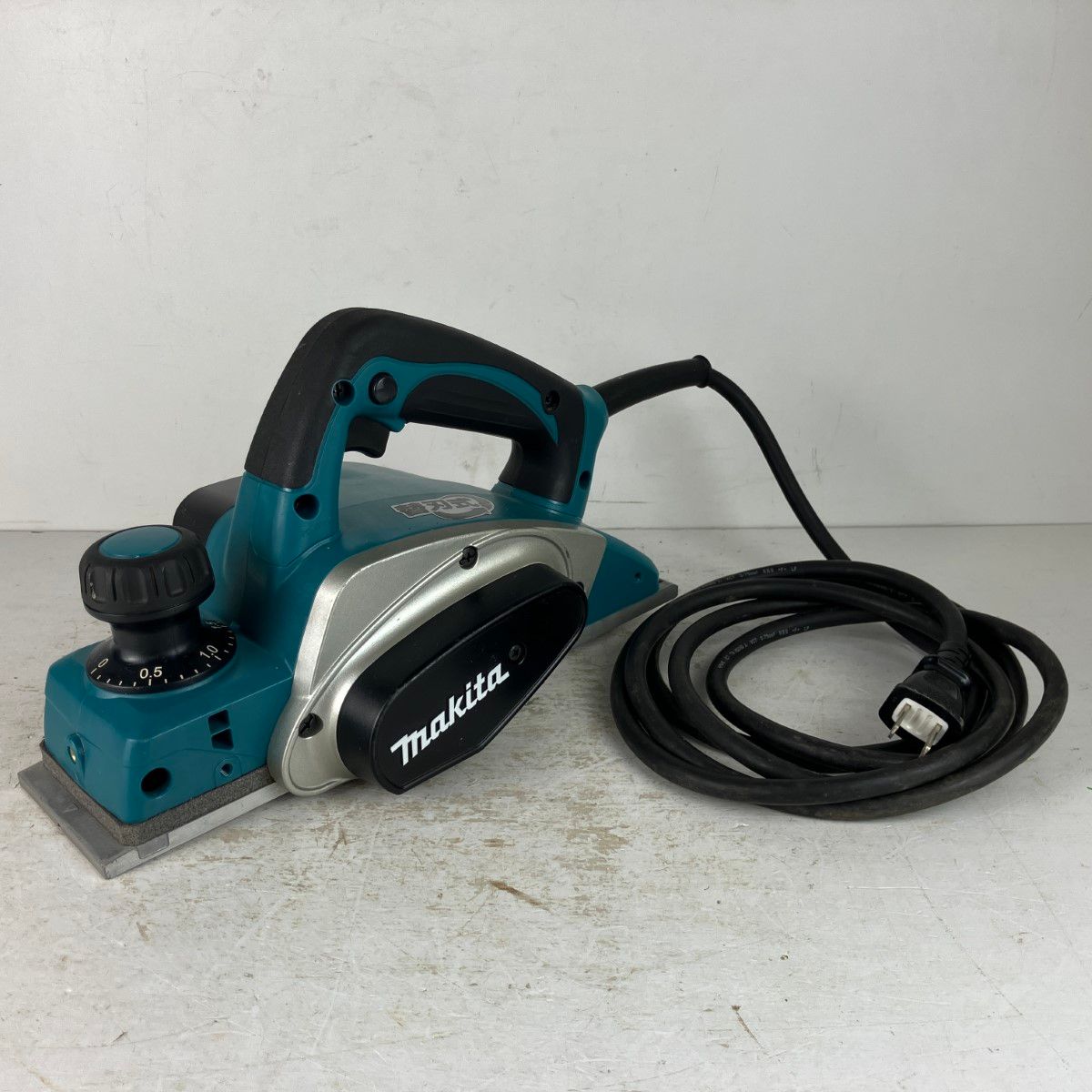 MAKITA マキタ 100v 82mm 電動カンナ KP0800A ブルー