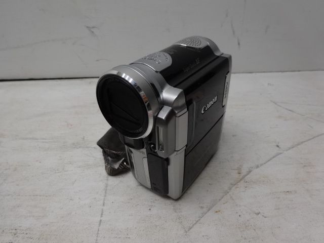 Canon iVIS HV10 2605 - メルカリ