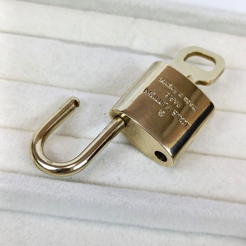 LOUIS VUITTON ルイヴィトン パドロック 南京錠 カデナ 鍵 ゴールド No LOUIS VUITTON ルイヴィトン パドロック 南京錠 カデナ 鍵 ゴールド No