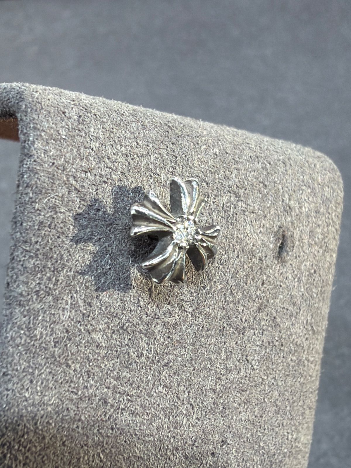 未使用 CHROME HEARTS クロムハーツ CH プラス 1Pダイヤモンド スタッド ピアス 未使用 CHROME HEARTS クロムハーツ CH プラス 1Pダイヤモンド スタッド ピアス