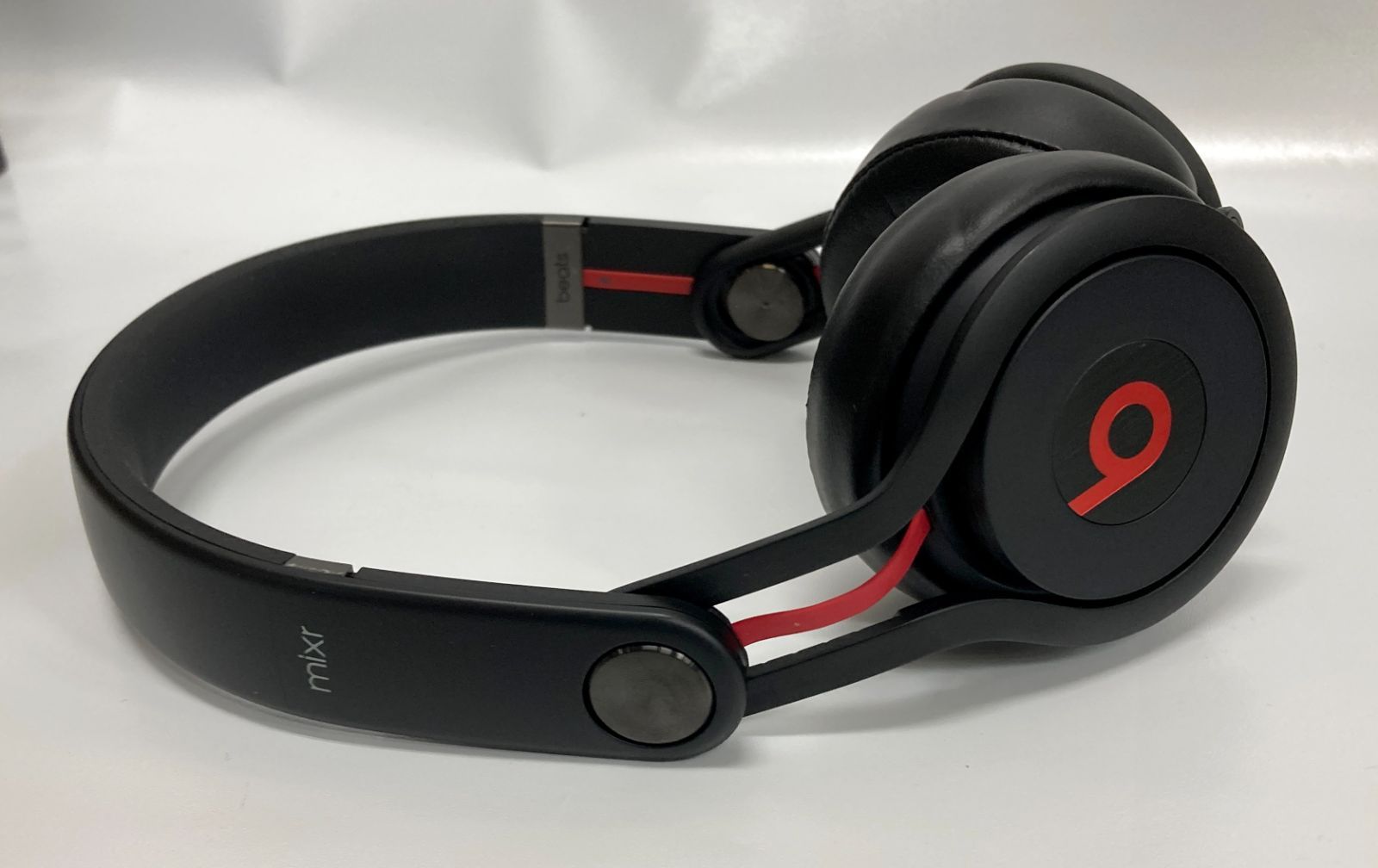 Beats Mixr 有線ヘッドセット ブラック/レッド 【公式通販】