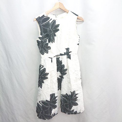 ◇ ⊂ Grace Class グレース クラス 花柄 ノースリーブ 膝丈
