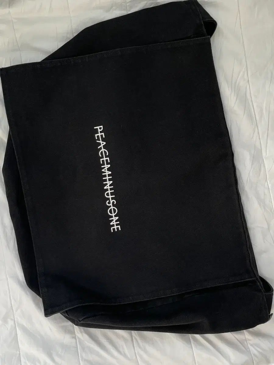 PEACEMINUSONE オーバーサイズ メッセンジャーバッグ