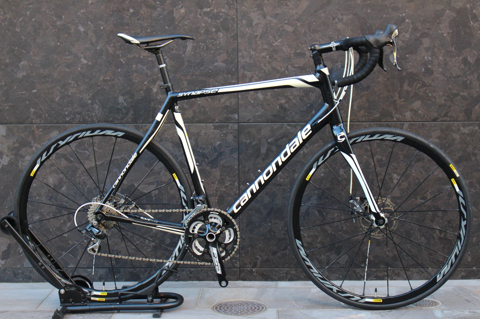 キャノンデール Cannondale SYNAPSE DISC 5 2014モデル 58サイズ 105 5700 MIX 10S アルミ ロードバイク MAVIC KSYRIUM PRO 【福岡店】