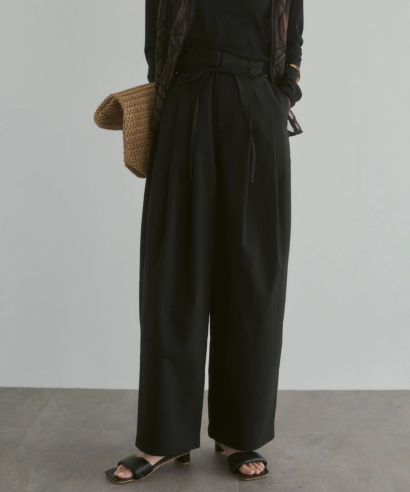 hanch（ハンチ）WFN5293：LINEN-LOOK PLEATED PANTS