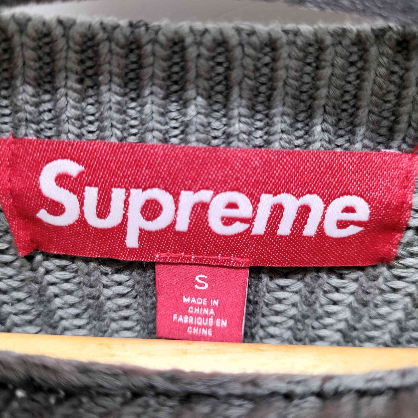 シュプリーム Supreme 25SS Old English Printed Sweater メンズ JPN 