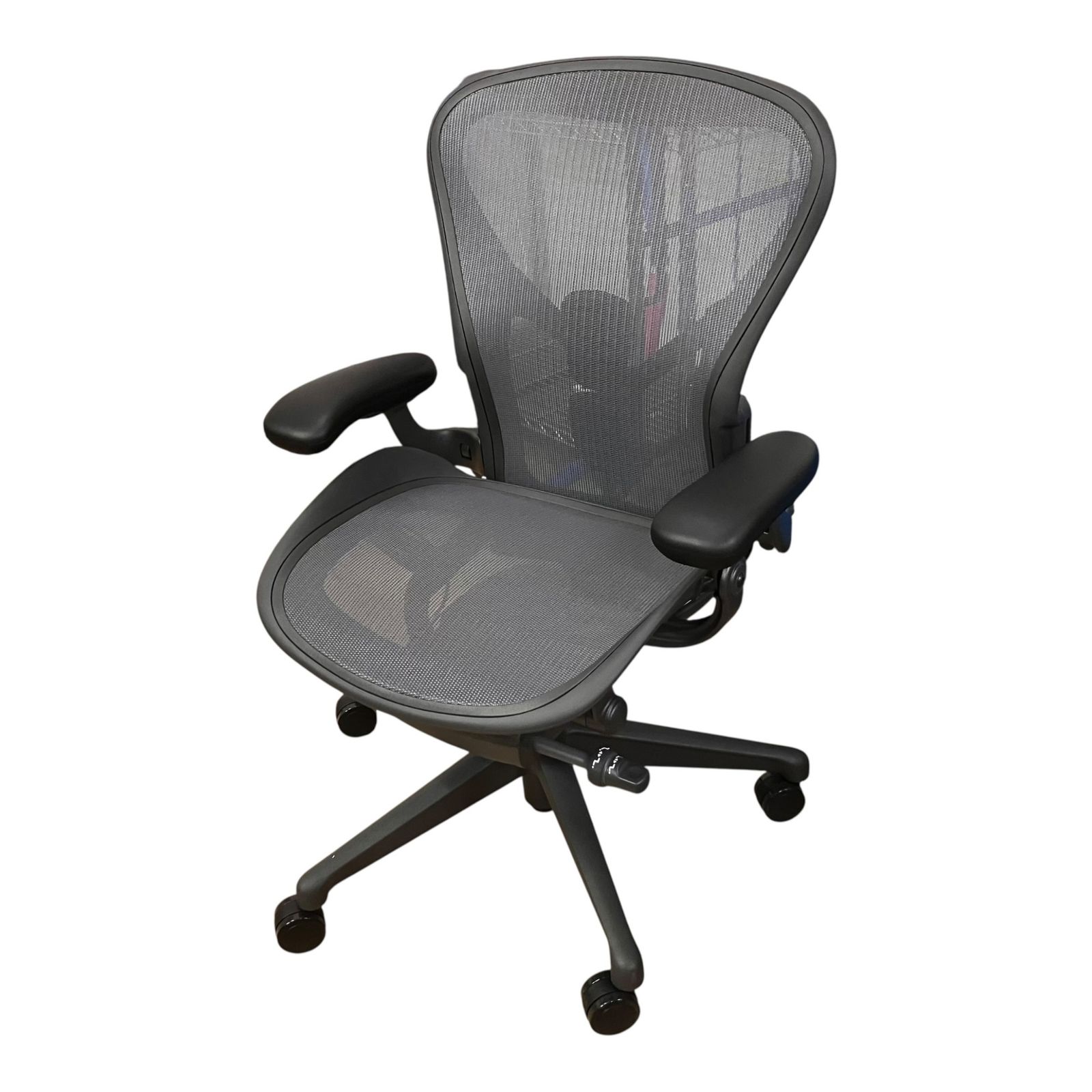 ■極美品 Herman Miller アーロンチェア Bサイズ メッシュチェア ブラック 可動肘 リクライニング 高さ調整 展示品 動作確認済み2542942,2542942 96,250円