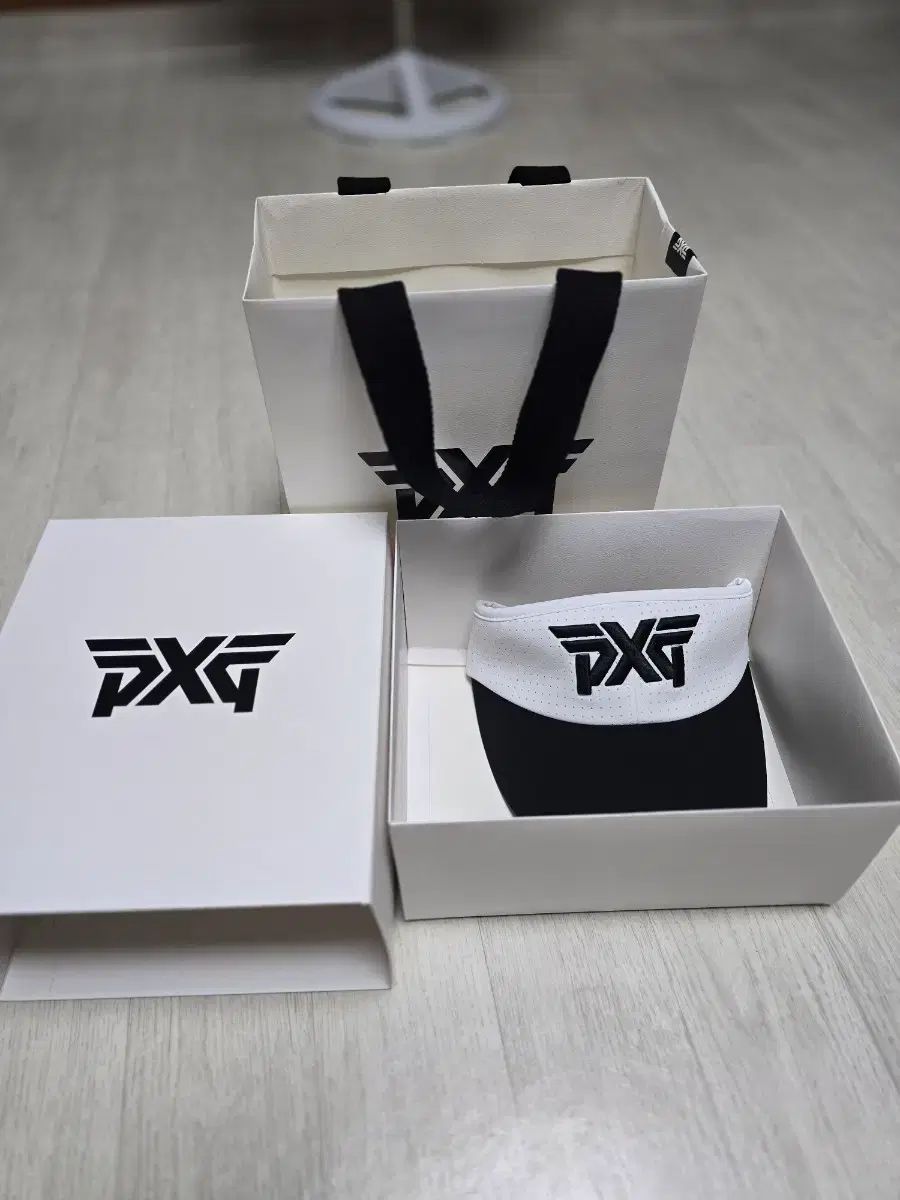 レディース(free)PXG正規品 ワイドサンバイザー サンキャップ ゴルフ帽子(新品)
