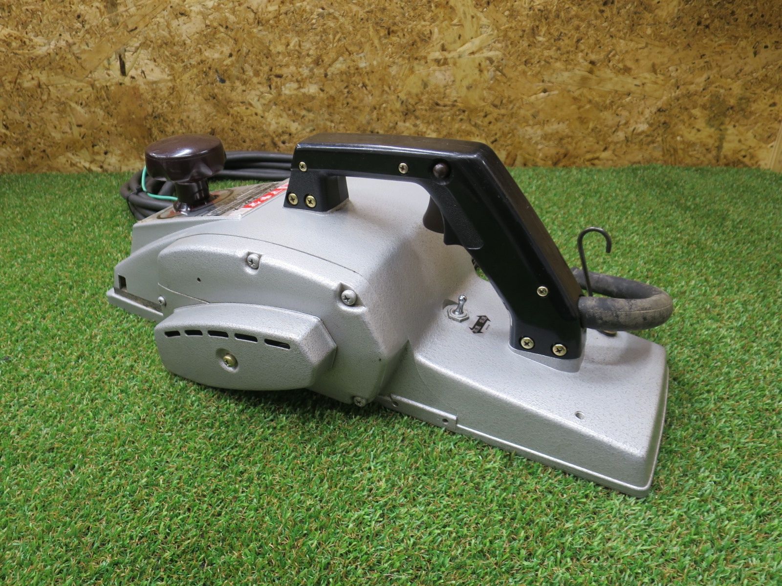マキタ makita 2スピードカンナ 100V 電気かんな 136mm 1804N