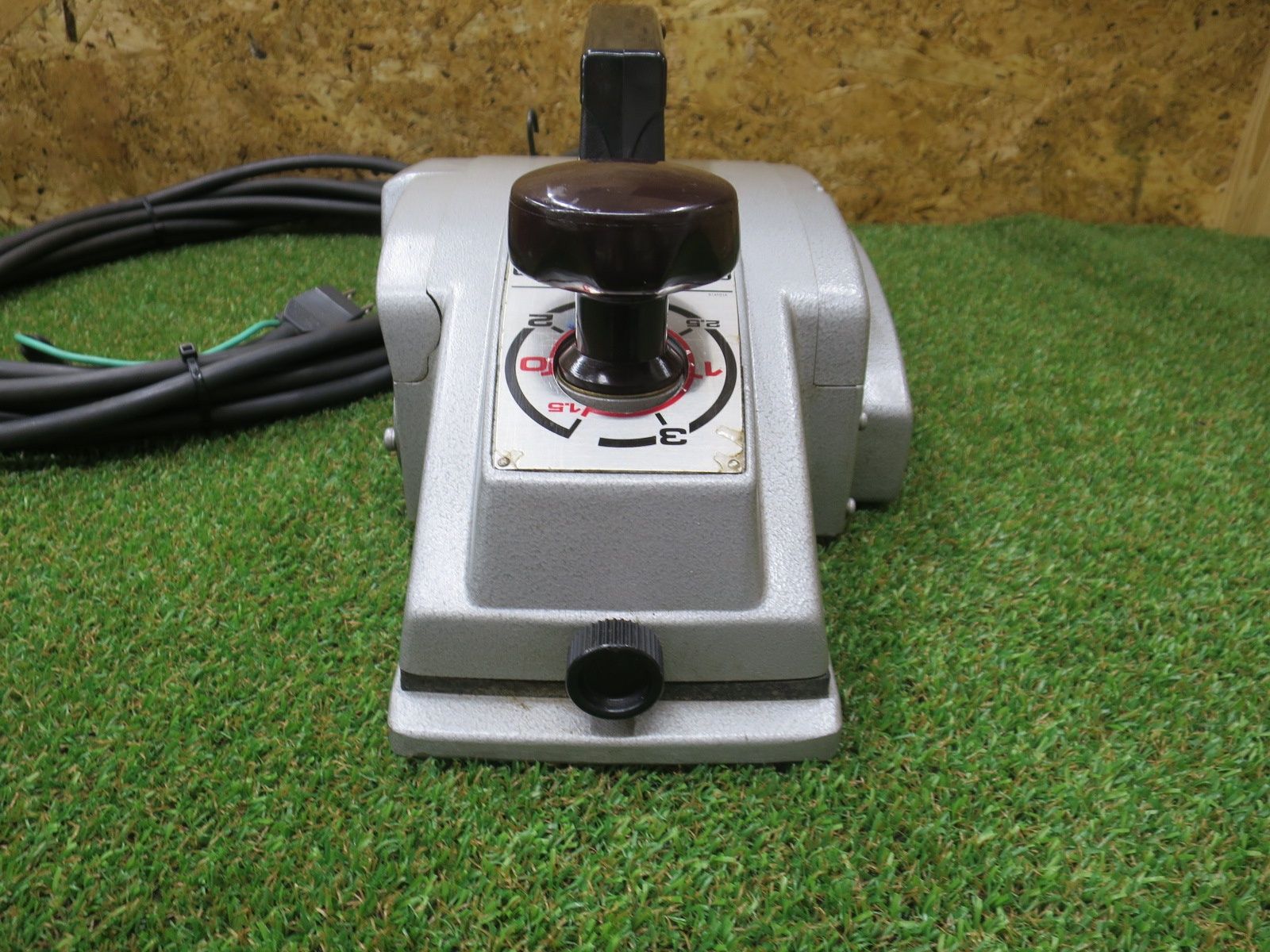 マキタ makita 2スピードカンナ 100V 電気かんな 136mm 1804N