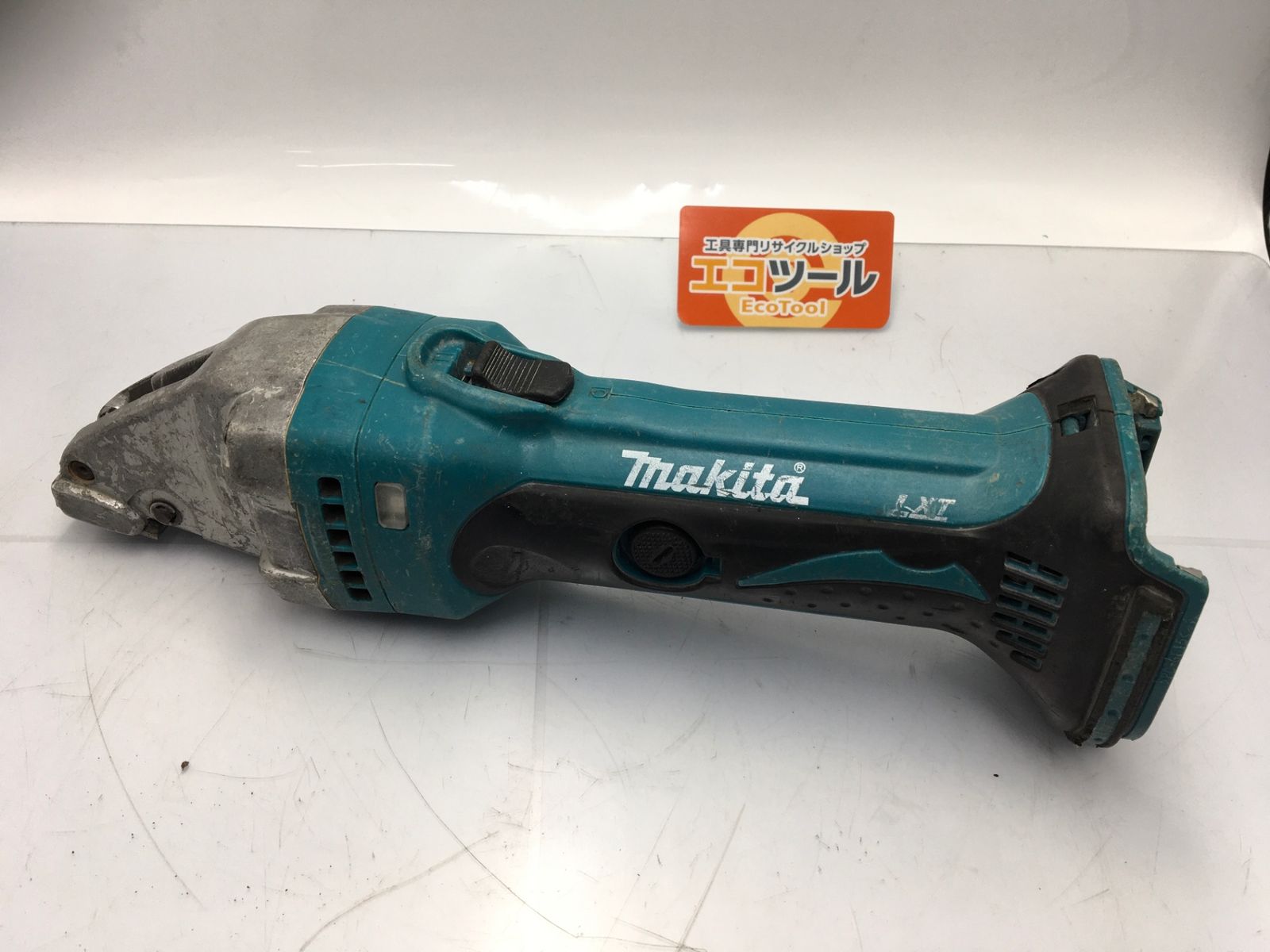 【中古品】Makita/マキタ) JS161DZ ☆Makita/マキタ 18v充電式ストレートシャー [IT_RI9ME][知立][M04] 15,498円