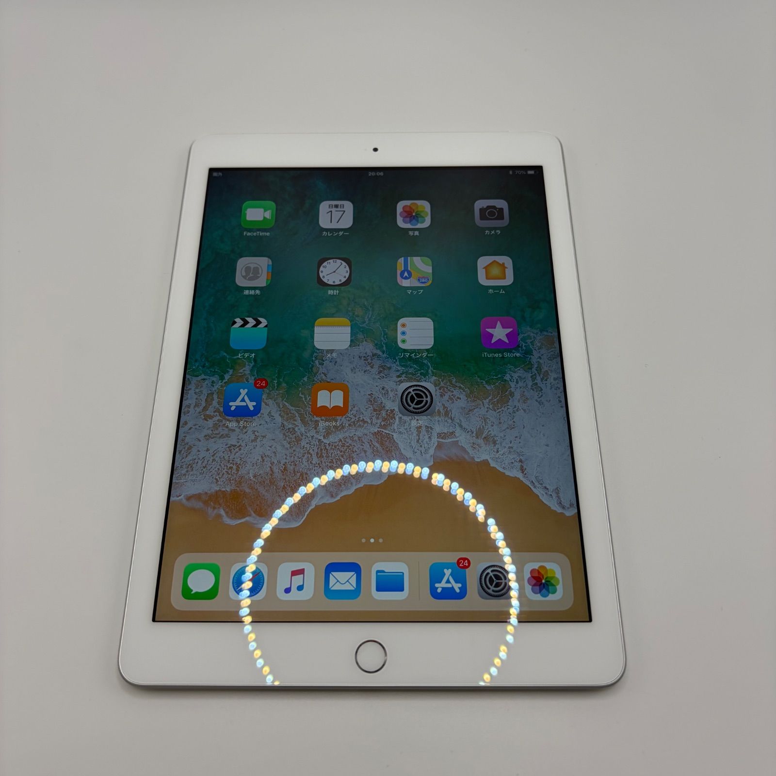 iPad 第6世代 32GB シルバー Wi-Fi+cellular - メルカリ