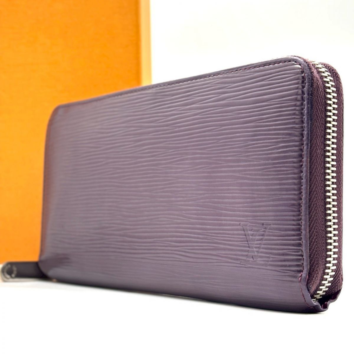 艶めきは紫に宿る】 LOUIS VUITTON エピ ジッピーウォレット ラウンド 